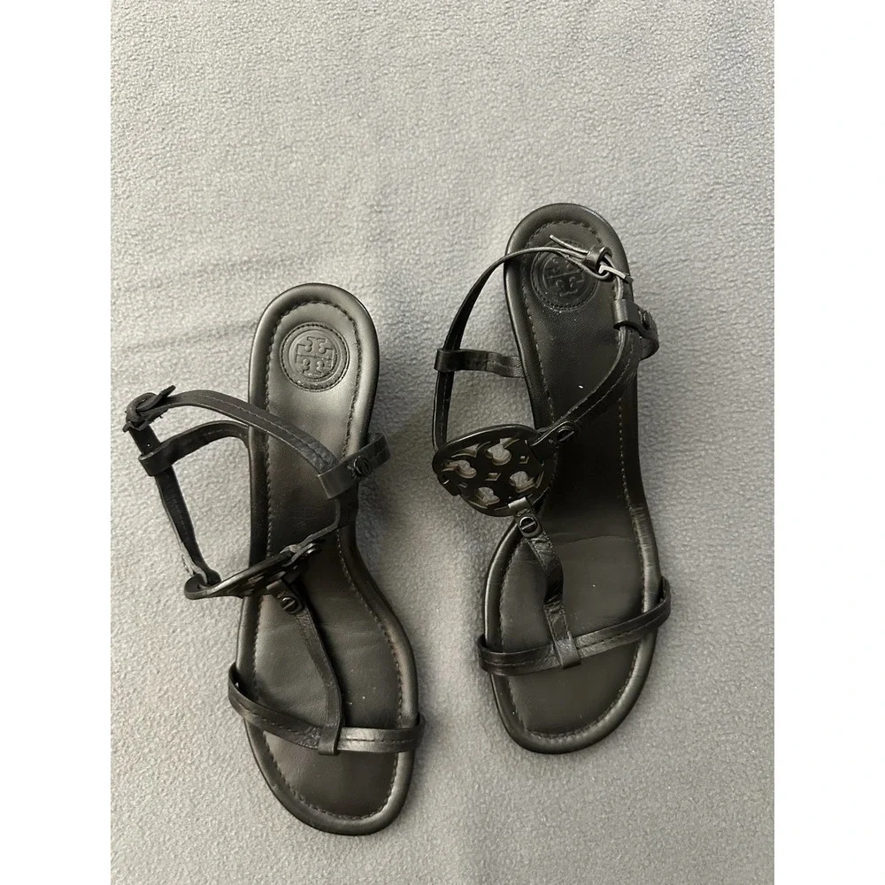 Tory Butch Miller T-Strap Black Leather Wedge Sandals Women's Size 8.5 Logo EUC